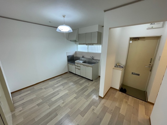阪急千里線 吹田駅 徒歩9分 2階建 築38年の居間写真