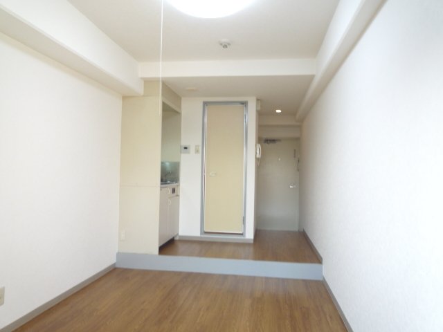 Perfect Life新大阪の居間写真