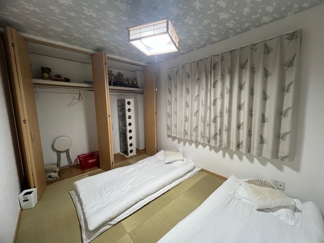 十三本町2丁目戸建の居間写真
