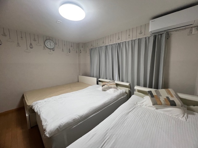 十三本町2丁目戸建の居間写真