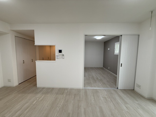 ココングランジュール尼崎西立花の居間写真