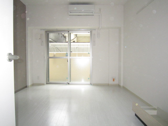 JR阪和線 鳳駅 徒歩5分 5階建 築13年の居間写真
