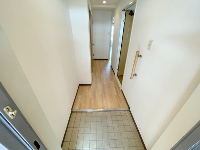 ラシーヌKの玄関写真