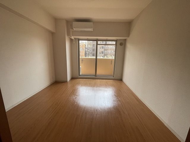 エルシア北田辺の居間写真