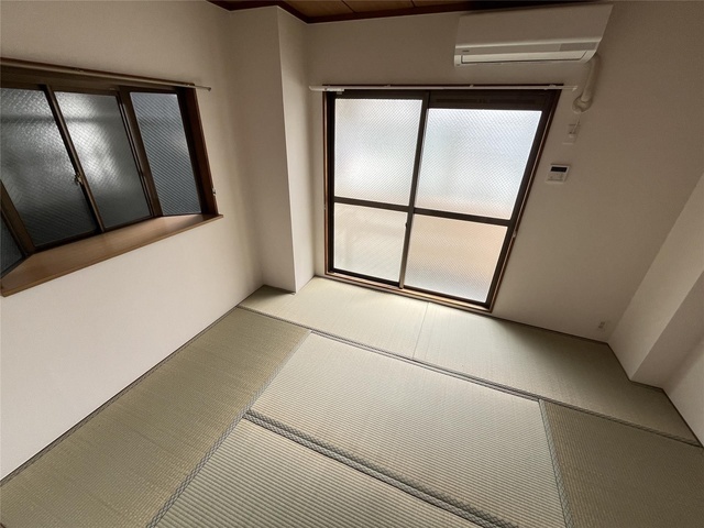 平野西シャルマンの居間写真