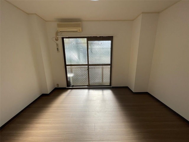 平野西シャルマンの居間写真