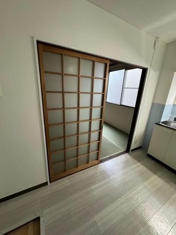 近鉄南大阪線 今川駅 徒歩9分 5階建 築41年の居間写真