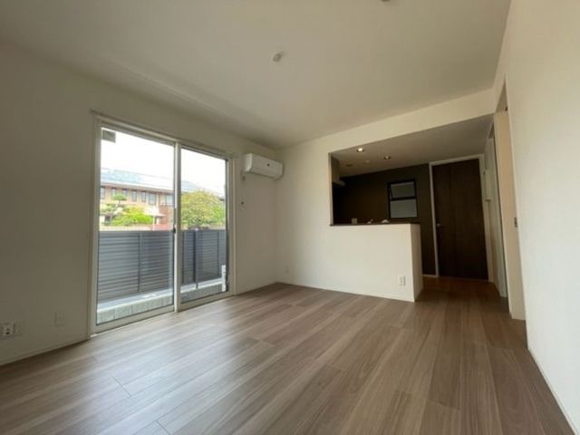 D-room今川 C棟の居間写真