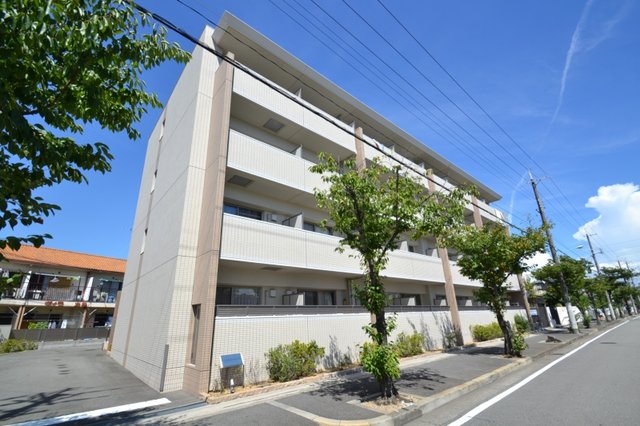 アクシス