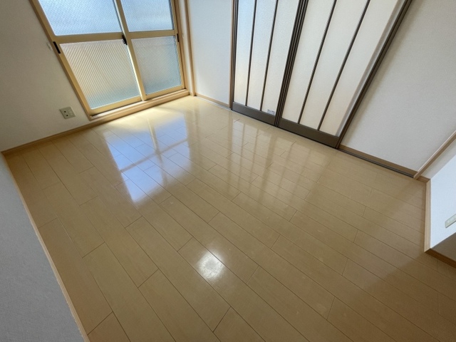 アップロ-ド壱番館の居間写真