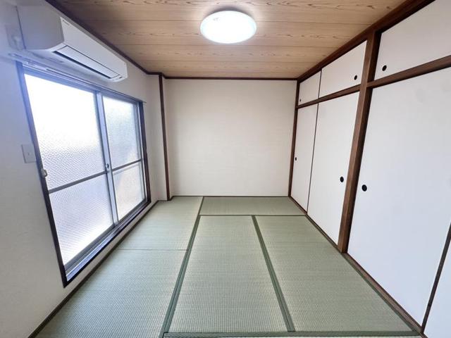 高松ビルの居間写真