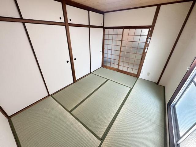 高松ビルの居間写真