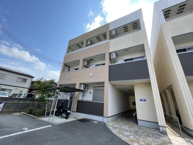 阪神本線 出屋敷駅 徒歩4分 3階建 築14年の外観写真