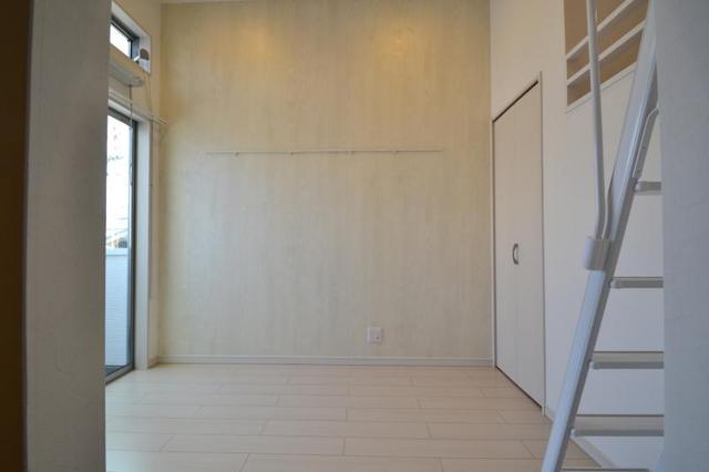 阪神本線 武庫川駅 徒歩10分 2階建 築12年の居間写真