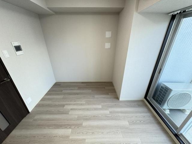 シロハイヌ尼崎中央の居間写真
