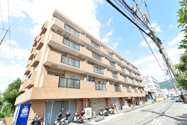 シロハイヌ吉田の外観写真