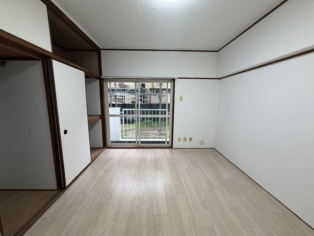 フタミハイツの居間写真