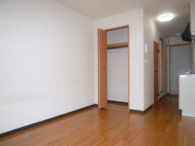 プリマベーラ春壱番館の居間写真