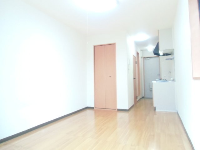 プリマベーラ春壱番館の居間写真