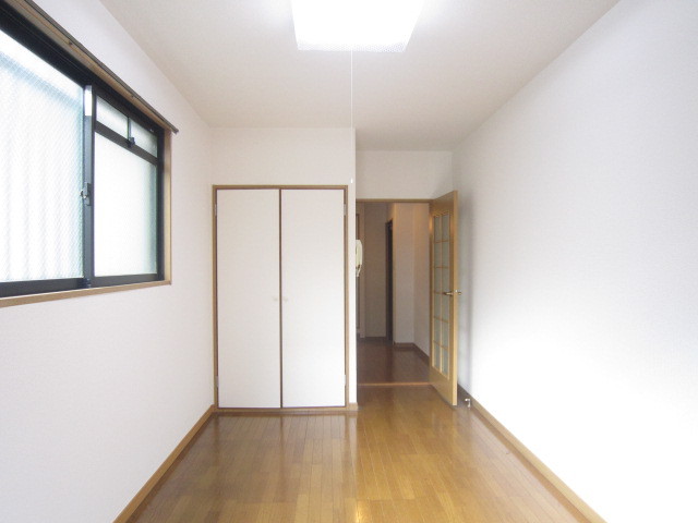 ワンズ仁川の居間写真