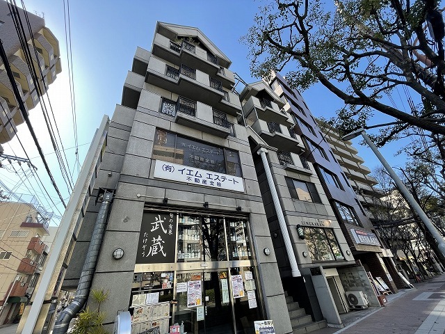 アダチイエム