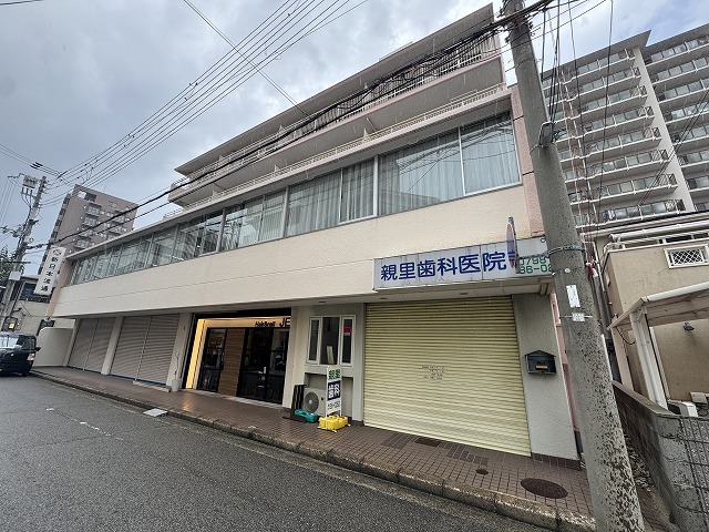 サンパールビルの外観写真