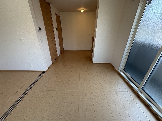 MINT甲子園五番町の居間写真