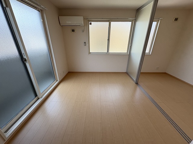 MINT甲子園五番町の居間写真