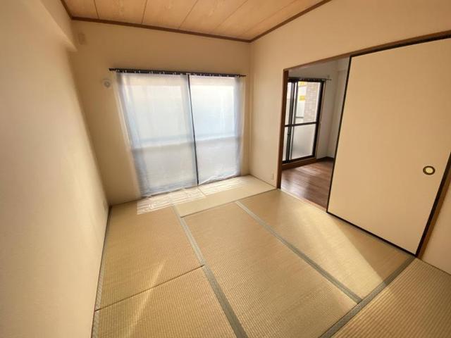 メゾンパールの居間写真