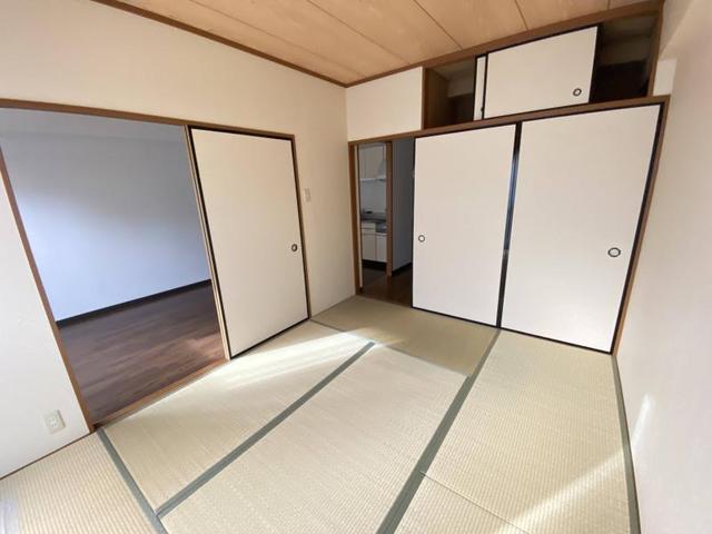 メゾンパールの居間写真