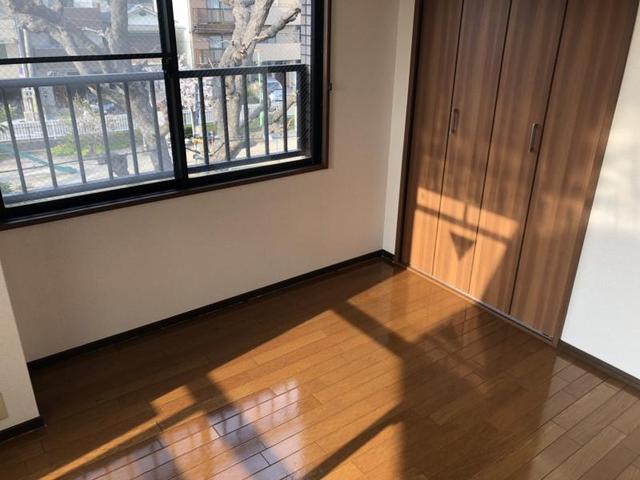 パレスタカダの居間写真