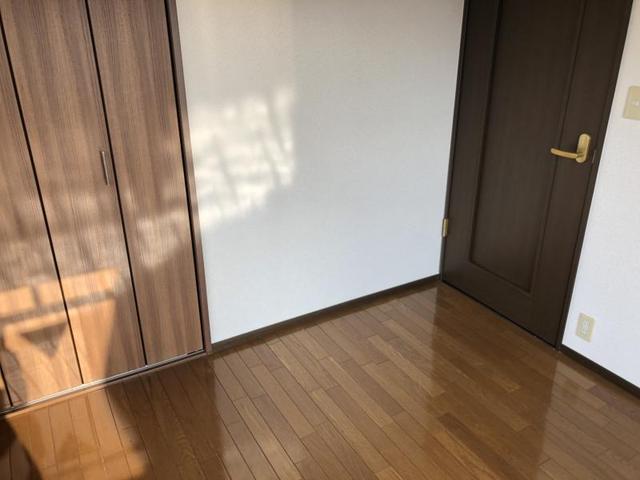 パレスタカダの居間写真