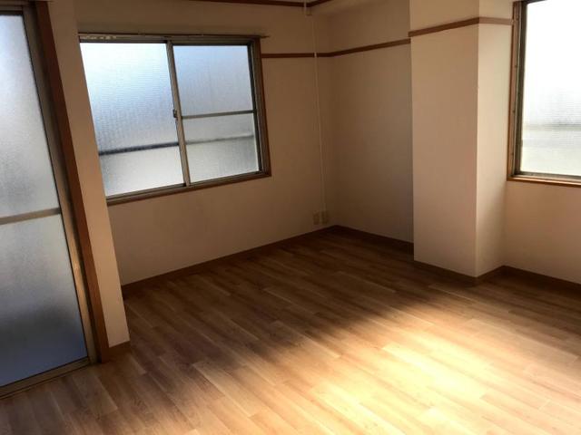 甲武ビルの居間写真