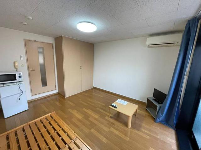 レオパレスMeisterTAKUMIの居間写真