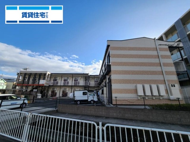 レオパレスカリヨ尼崎の外観写真