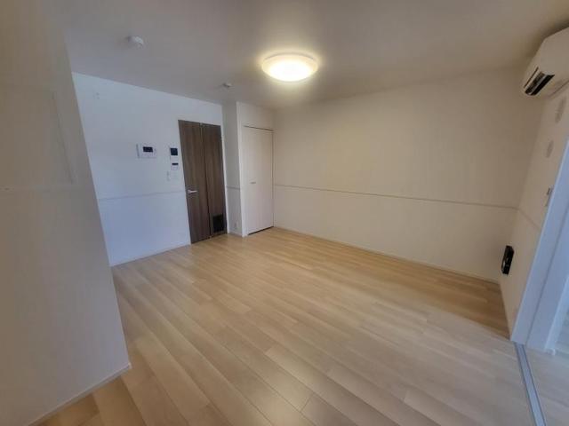 ヒカルサ尼崎神崎町の居間写真