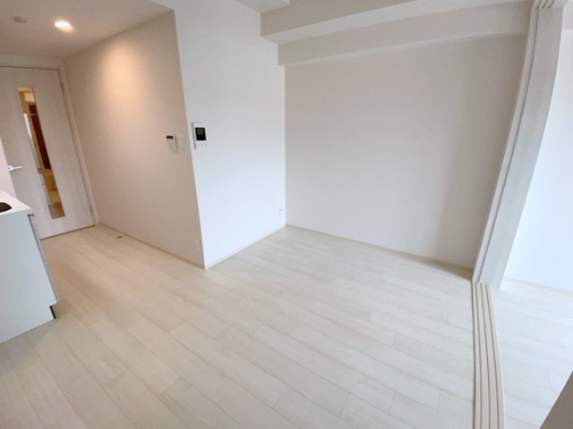 エスリードレジデンス江坂垂水町の居間写真