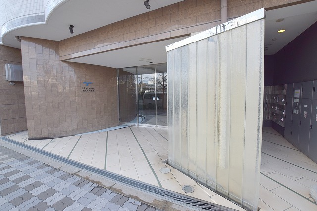 Osaka Metro御堂筋線 新大阪駅 徒歩2分 15階建 築18年の周辺写真