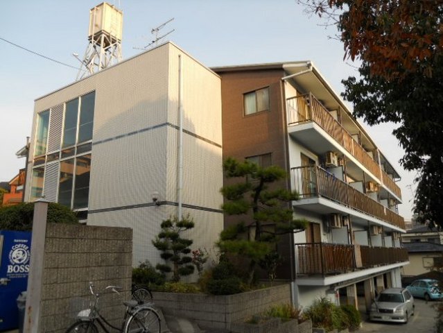 阪急千里線 関大前駅 徒歩24分 3階建 築37年の外観写真