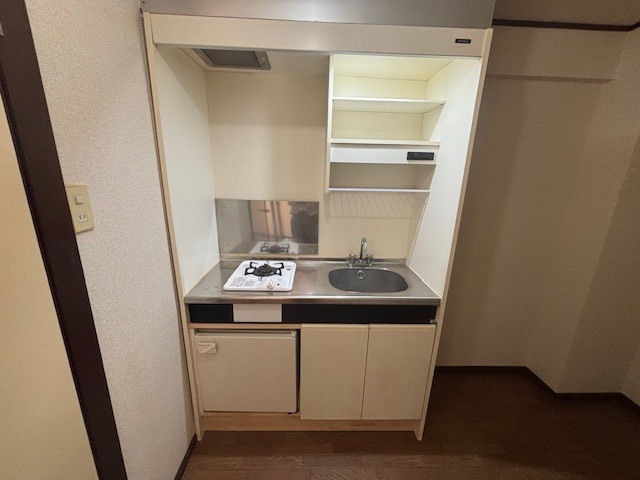 阪急千里線 関大前駅 徒歩24分 3階建 築37年のキッチン写真