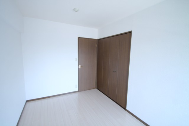 一力グランドマンションの居間写真