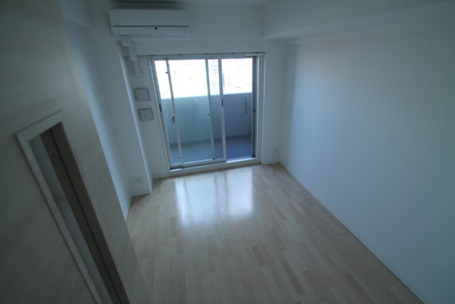 エスリード江坂江の木町の居間写真