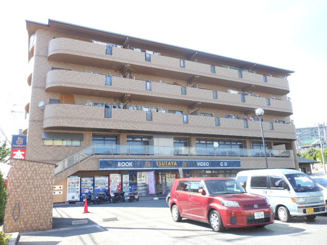 阪急千里線 南千里駅 バス乗車時間：8分 亥子谷名神下バス停で下車 徒歩2分 築29年