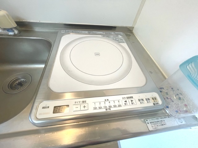Osaka Metro御堂筋線 江坂駅 徒歩13分 3階建 築37年のキッチン写真