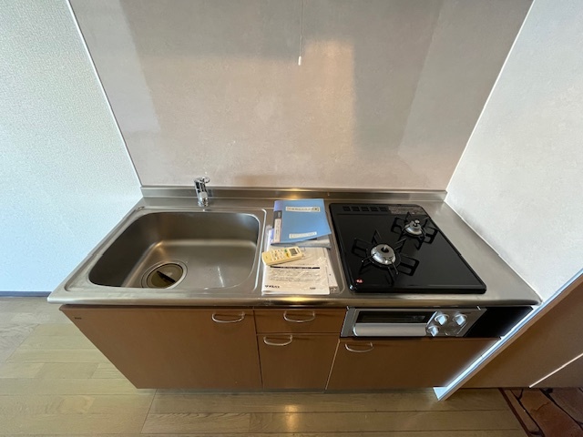 Osaka Metro御堂筋線 江坂駅 徒歩19分 3階建 築28年のキッチン写真