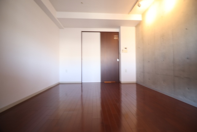 URBAN FLATS江坂の居間写真