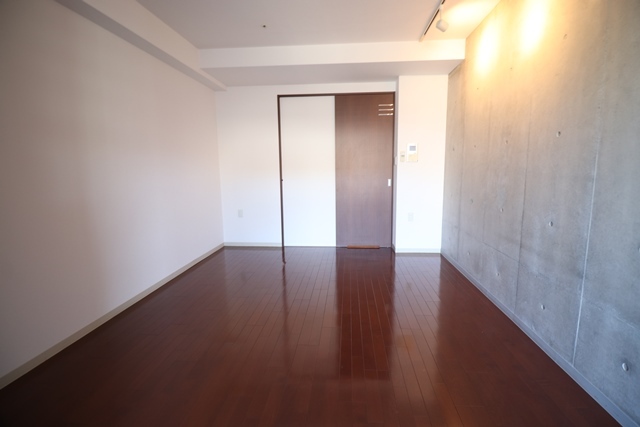 URBAN FLATS江坂の居間写真