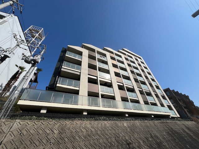 北大阪急行電鉄 緑地公園駅 徒歩5分 8階建 築20年の外観写真