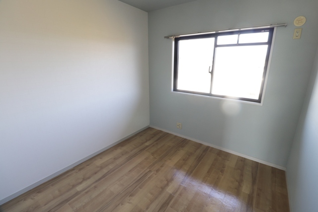 阪急宝塚本線 服部天神駅 徒歩17分 4階建 築32年の居間写真
