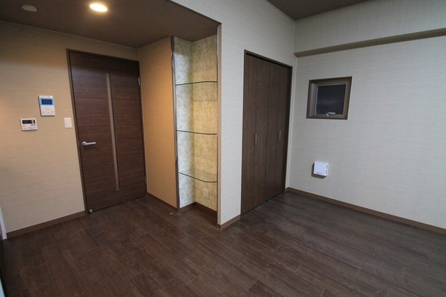 北大阪急行電鉄 江坂駅 徒歩4分 9階建 築10年の居間写真